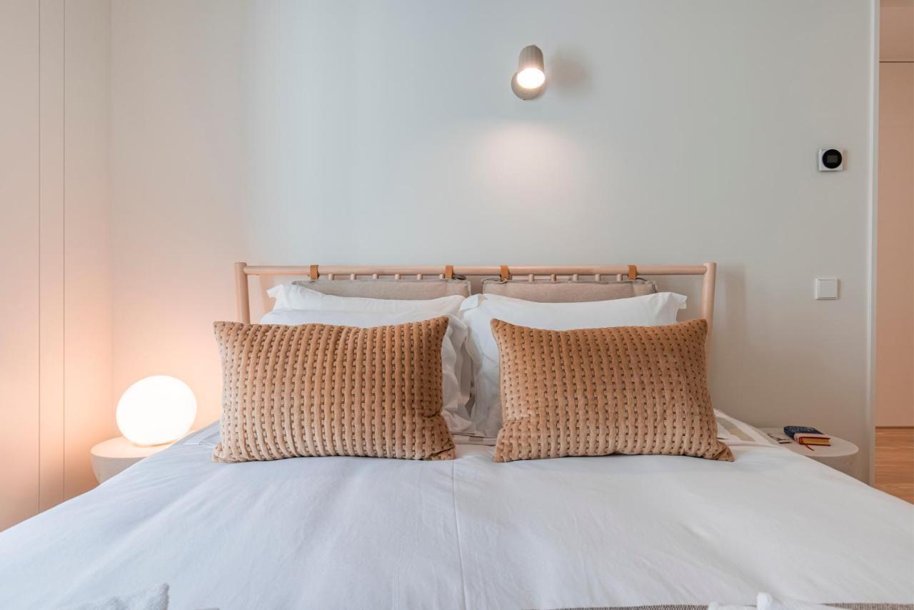 Deluxe 2Bdr Apartment W/ Patio By Lovelystay Lisboa Eksteriør bilde
