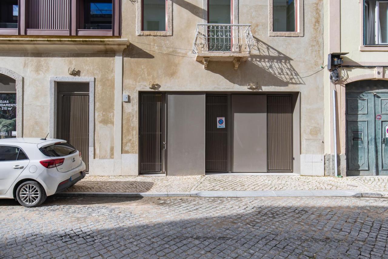 Deluxe 2Bdr Apartment W/ Patio By Lovelystay Lisboa Eksteriør bilde