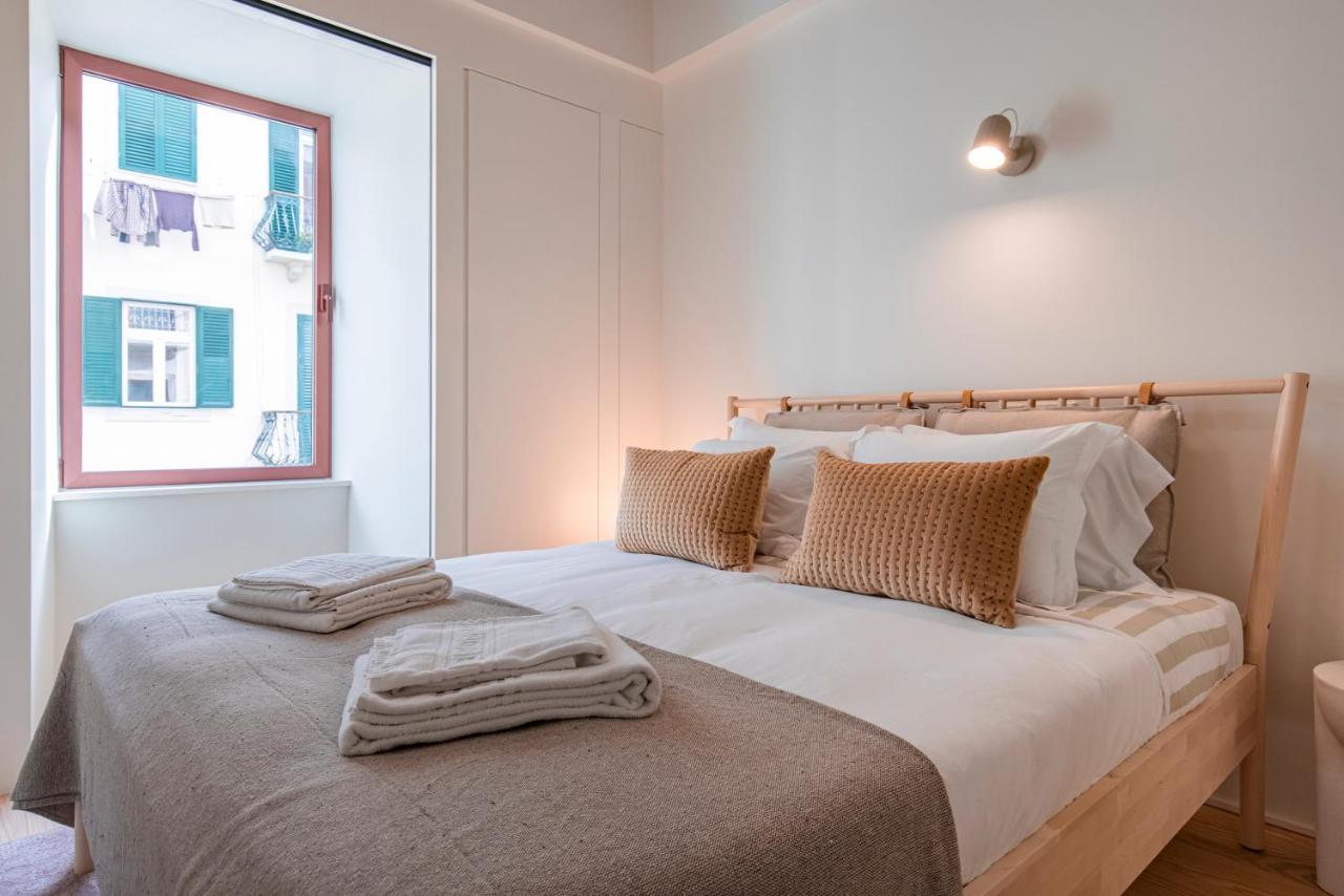 Deluxe 2Bdr Apartment W/ Patio By Lovelystay Lisboa Eksteriør bilde