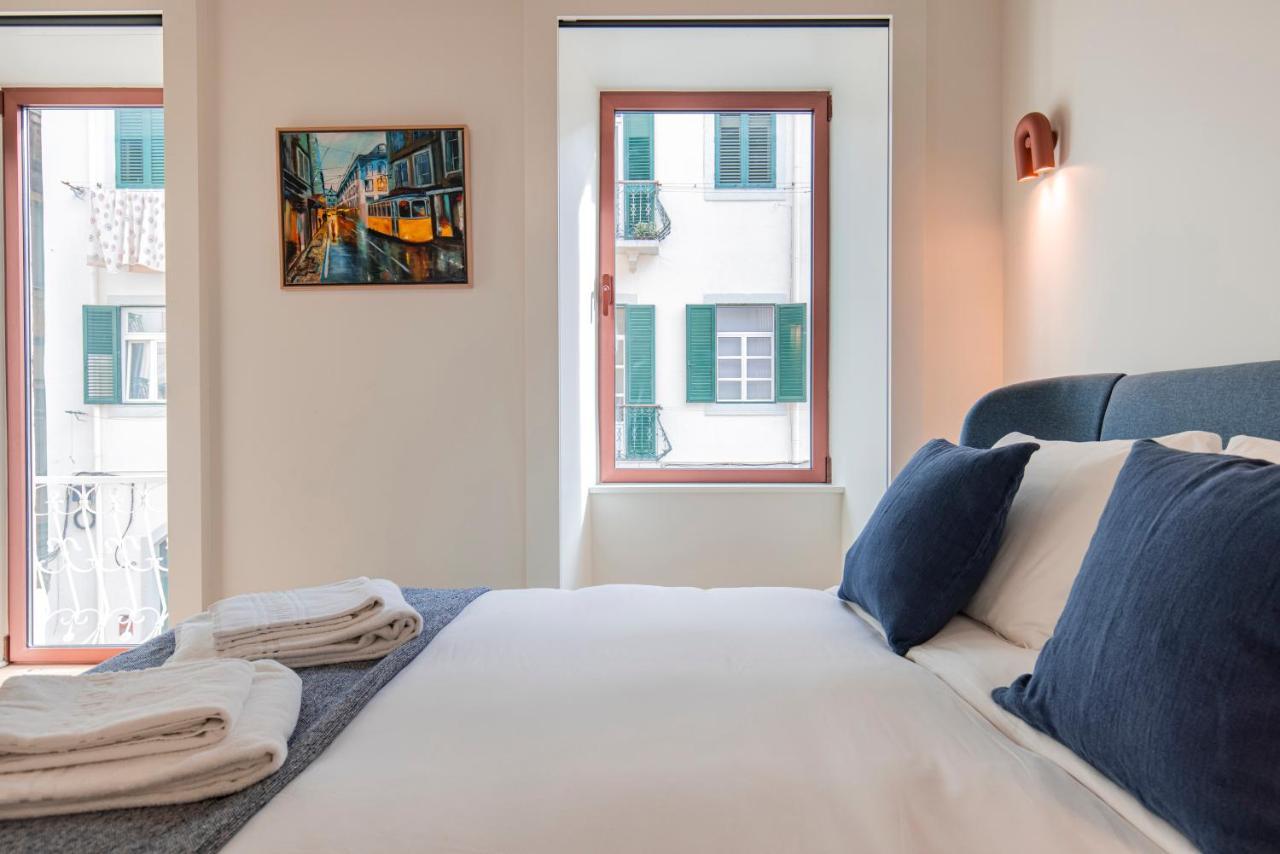 Deluxe 2Bdr Apartment W/ Patio By Lovelystay Lisboa Eksteriør bilde